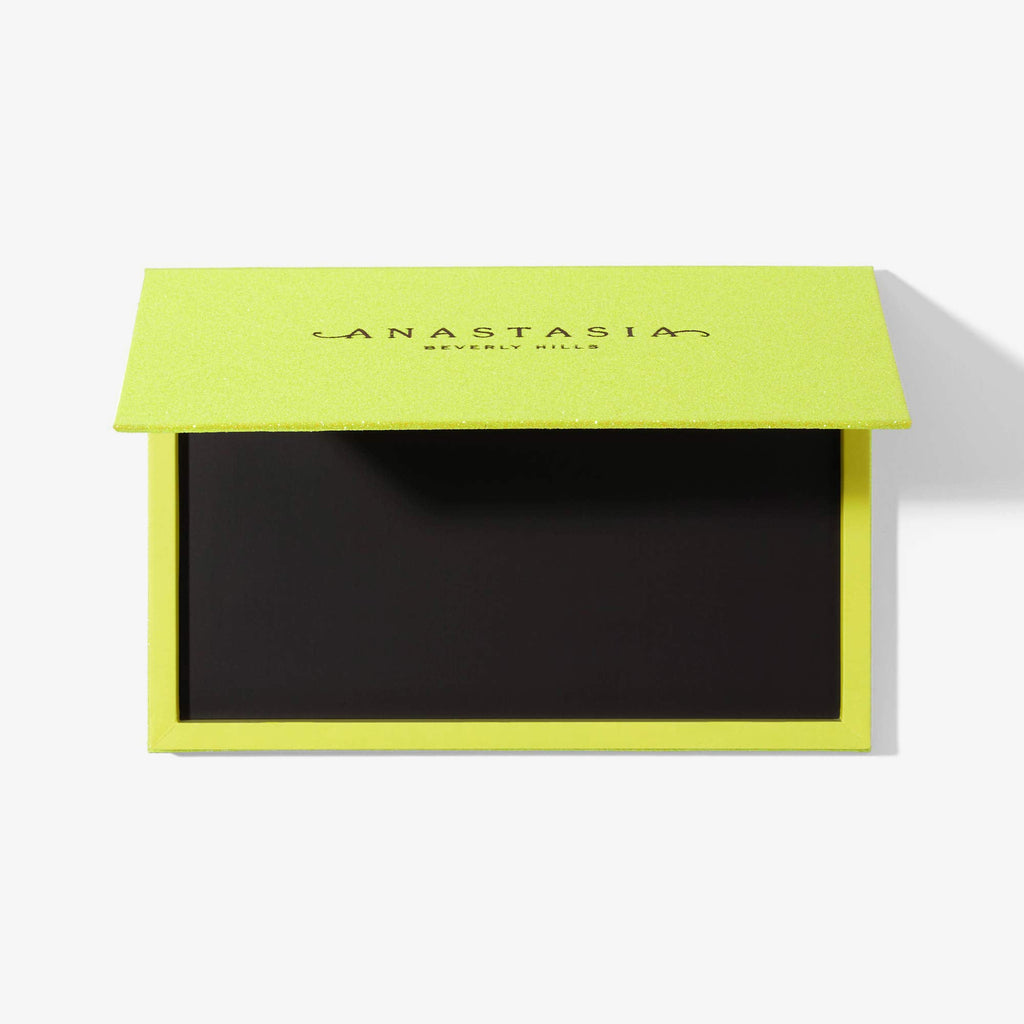Limited-Edition Magnetic Case